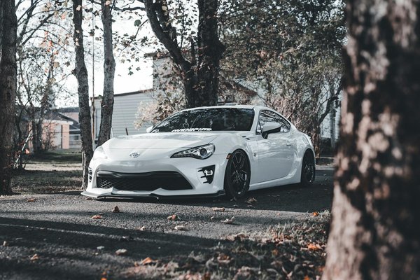 How Can You Discover Your Personal Style in UK Women's Fashion?