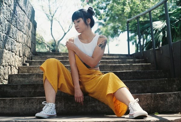 How Can UK Women's Fashion Trends Be Predictably Influenced by Historical Styles?